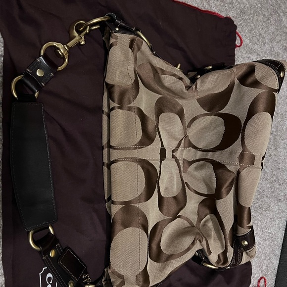 Vintage coach handbag Good Condition - Picture 3 of 3